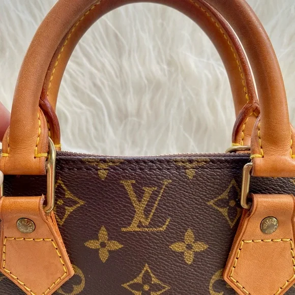 Louis Vuitton Alma PM - Picture 3 of 11